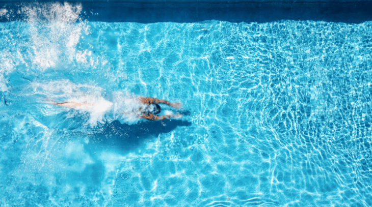Suyun İyileştirici Gücü: Fiziksel Tedaviden Yüzme Korkusunu Yenmeye